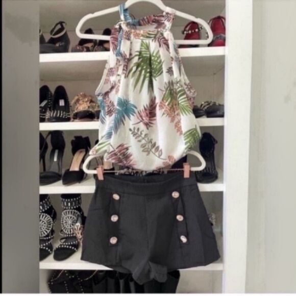 New Floral Top and Short Set Size Small - Picture 13 of 14